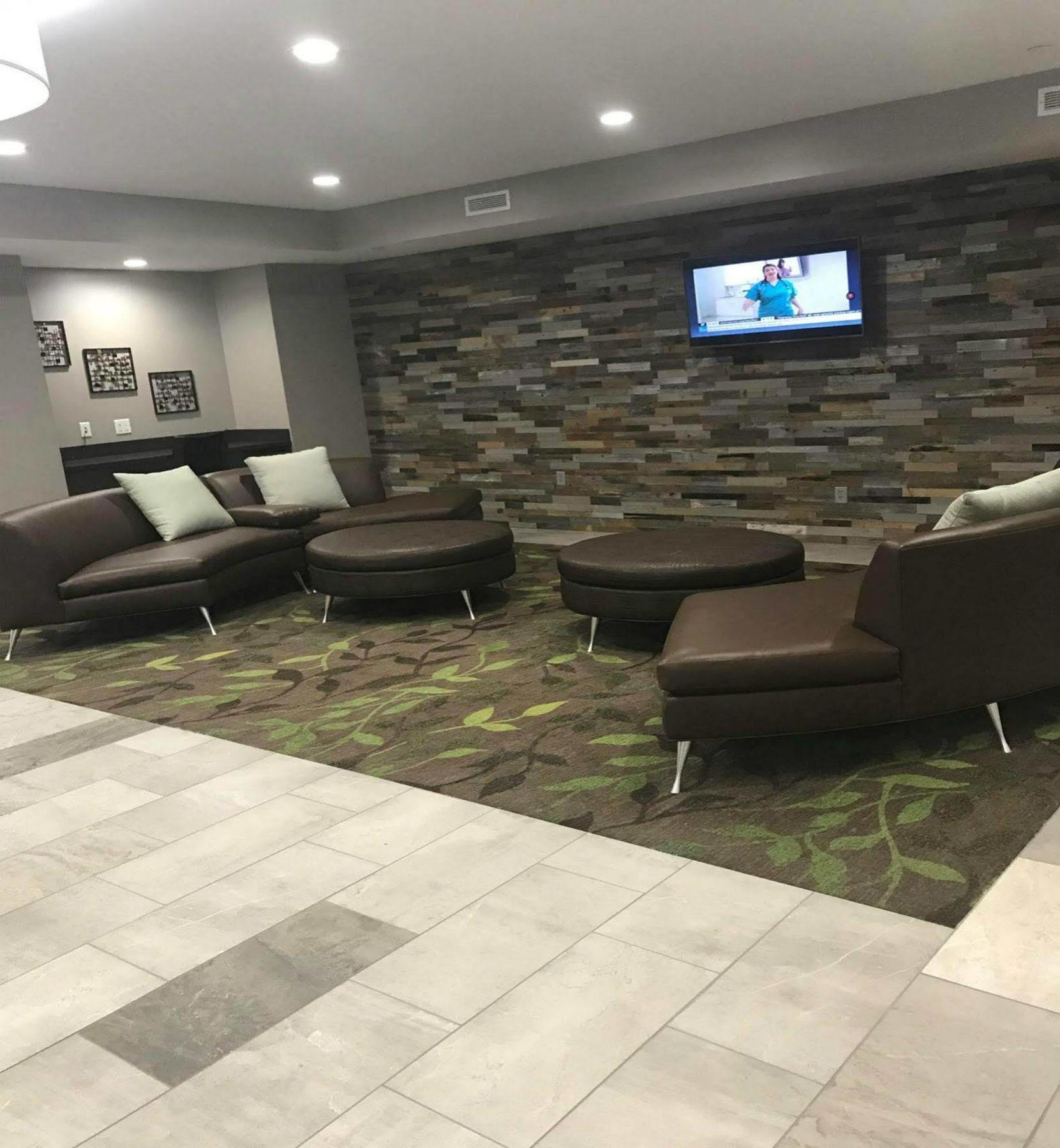 堪萨斯独立城烛木套房酒店 Selsa 外观 照片